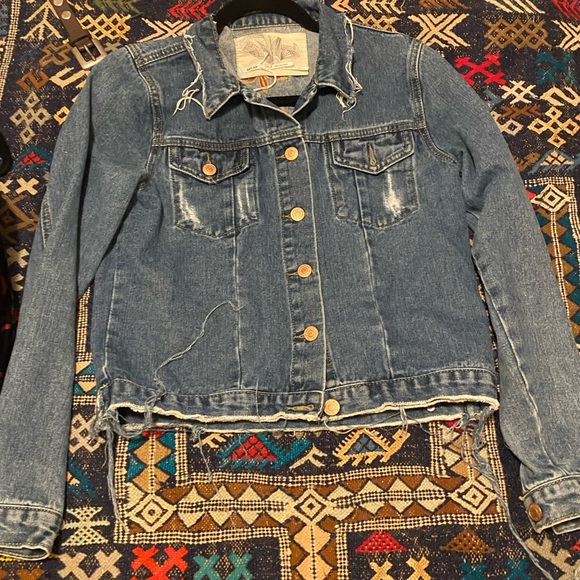 🌴Boho Vintage Floral Embroidered Denim Jacket, size xs - Picture 5 of 8